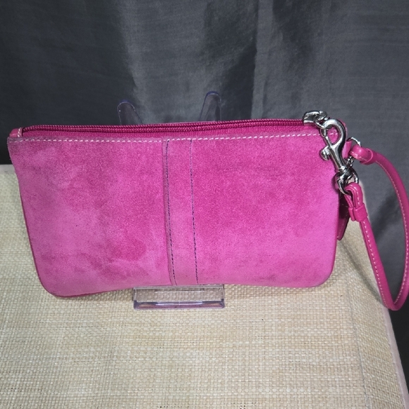 Coach Vintage Pink Suede Wristlet with Turnlock - Picture 3 of 16